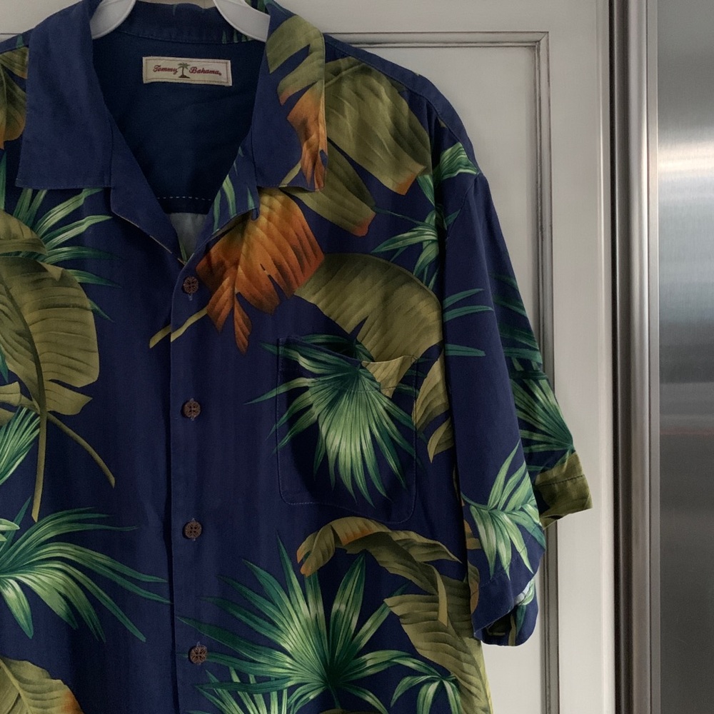 Vintage Tommy Bahama 100% Silk Shirt